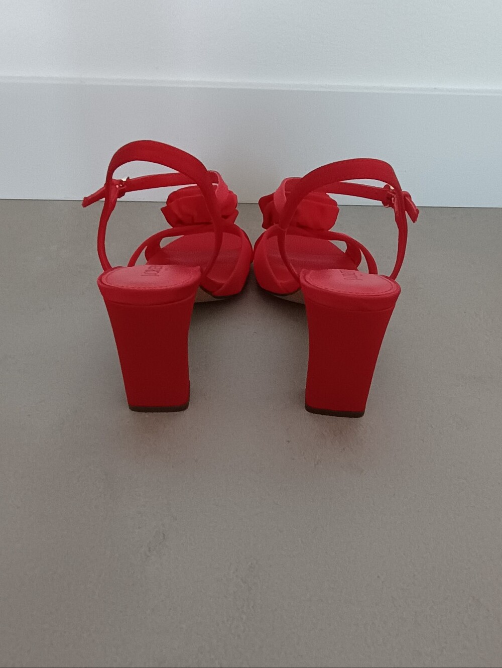 J. Crew Satin Rosette Heels Size 8.5 US Cardinal Red NWT - Picture 8 of 10